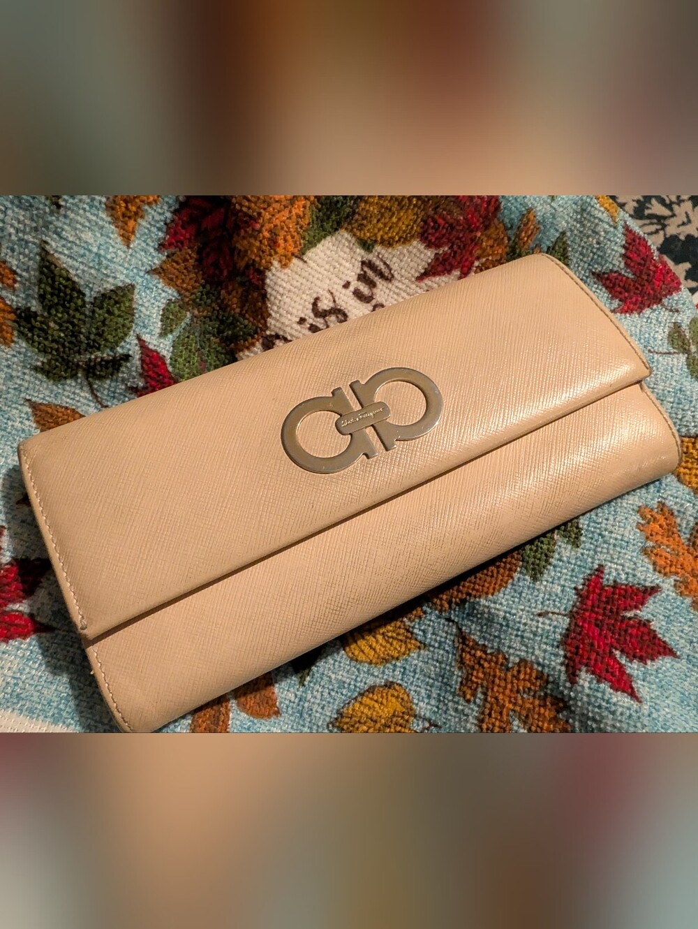 Salvatore Ferragamo Cream Leather Continental Wallet with Gold Hardware - Picture 1 of 6